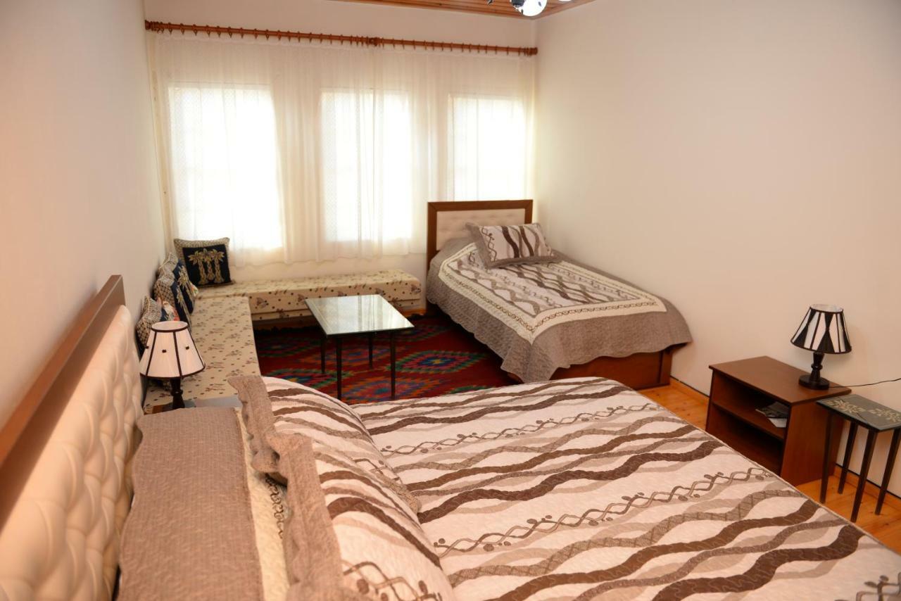 Guest House Taunus Berat Ngoại thất bức ảnh